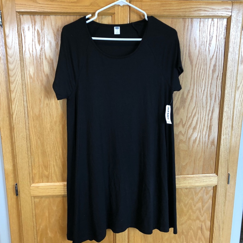 large  Old Navy black dress